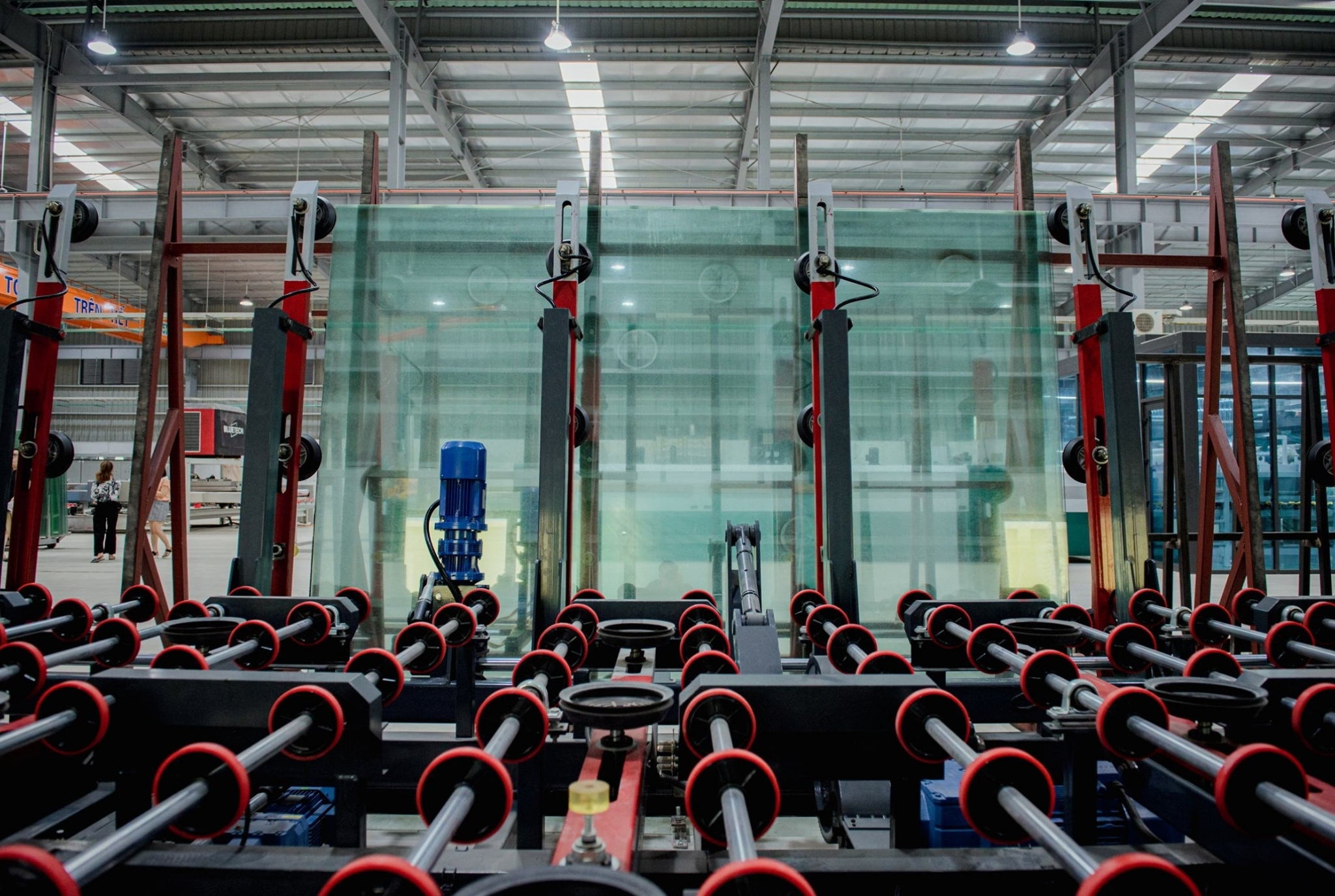 Hình ảnh nhà máy, hệ thống xưởng, đội ngũ kỹ thuật kính Thăng Long Glass