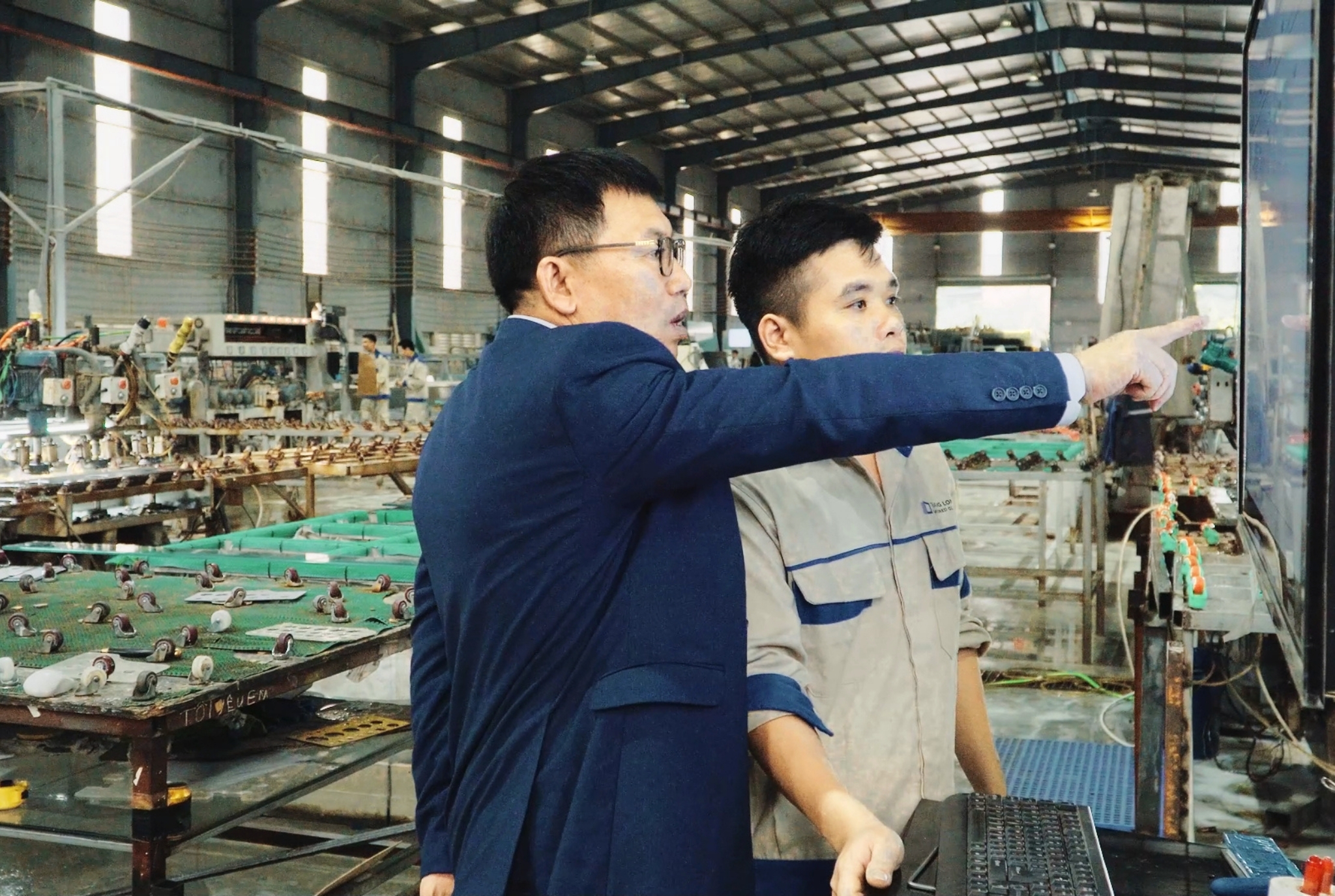 Hình ảnh nhà máy, hệ thống xưởng, đội ngũ kỹ thuật kính Thăng Long Glass