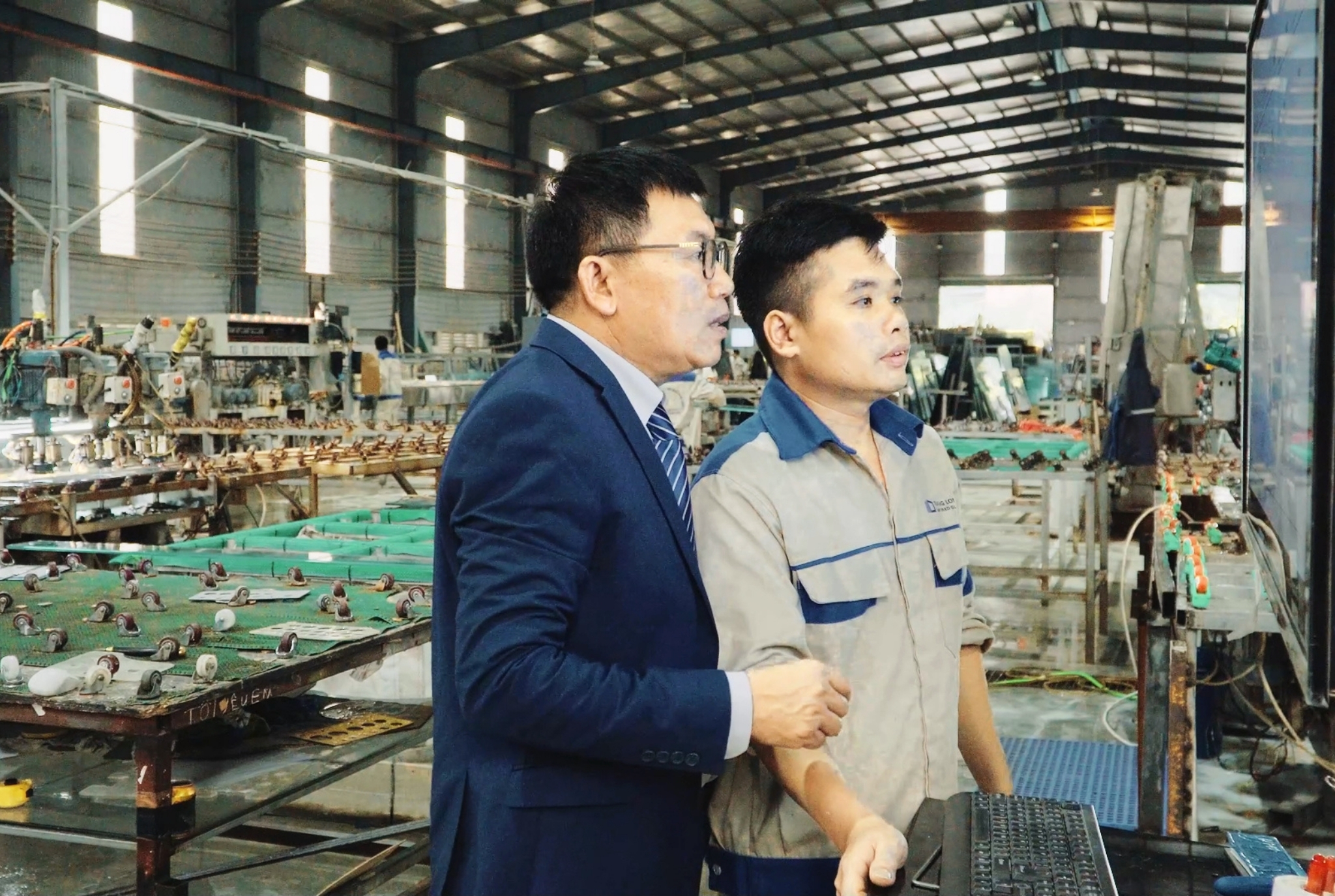 Hình ảnh nhà máy, hệ thống xưởng, đội ngũ kỹ thuật kính Thăng Long Glass