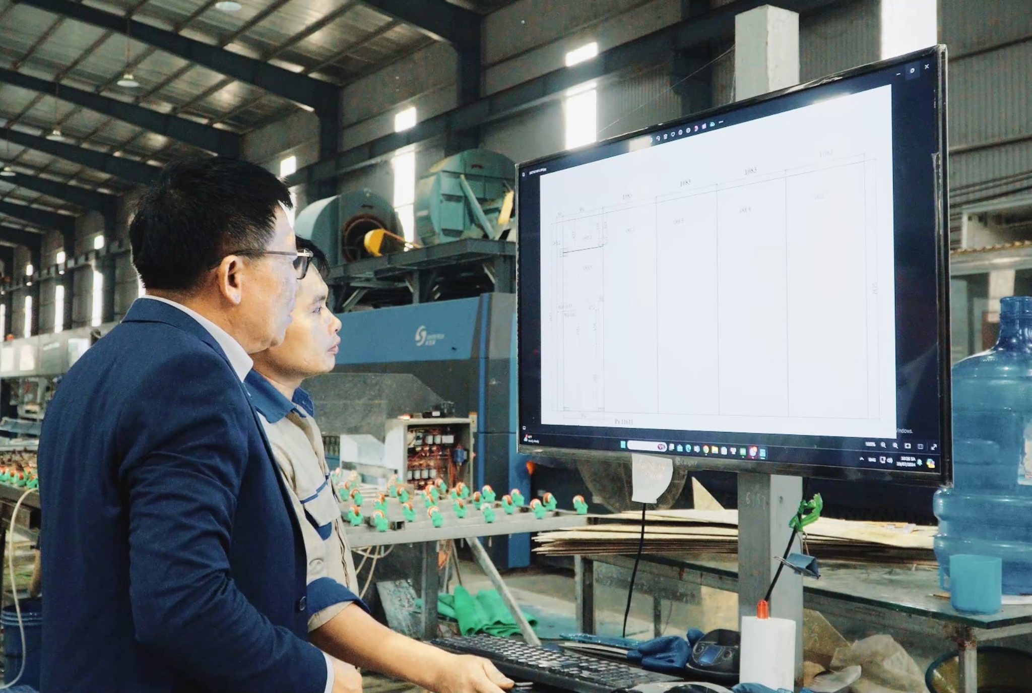 Hình ảnh nhà máy, hệ thống xưởng, đội ngũ kỹ thuật kính Thăng Long Glass
