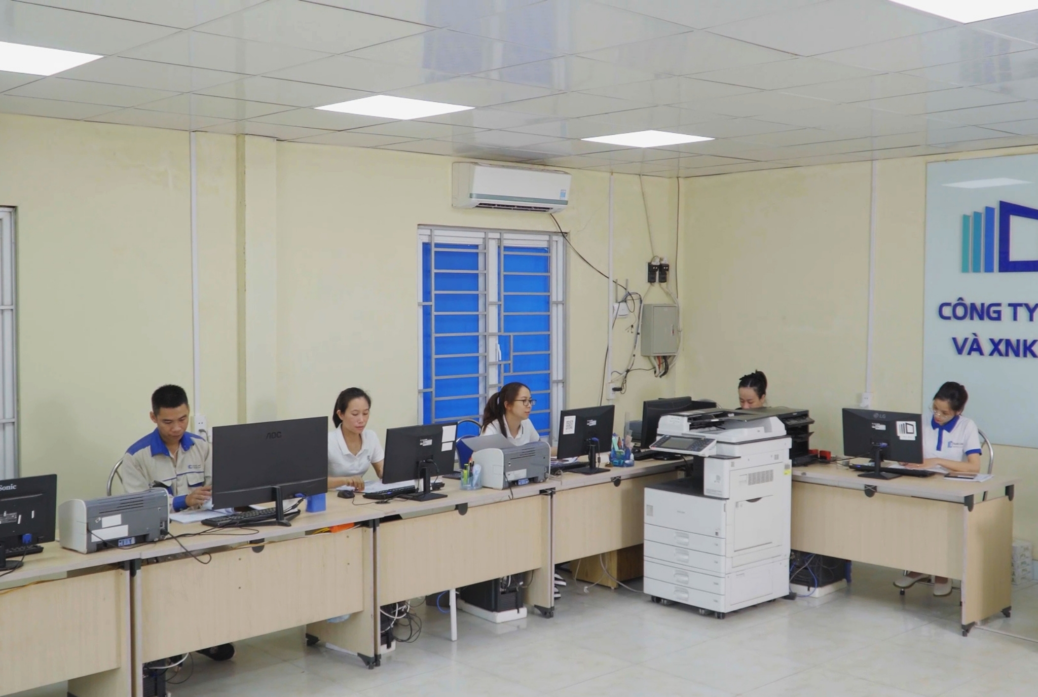 Hình ảnh nhà máy, hệ thống xưởng, đội ngũ kỹ thuật kính Thăng Long Glass