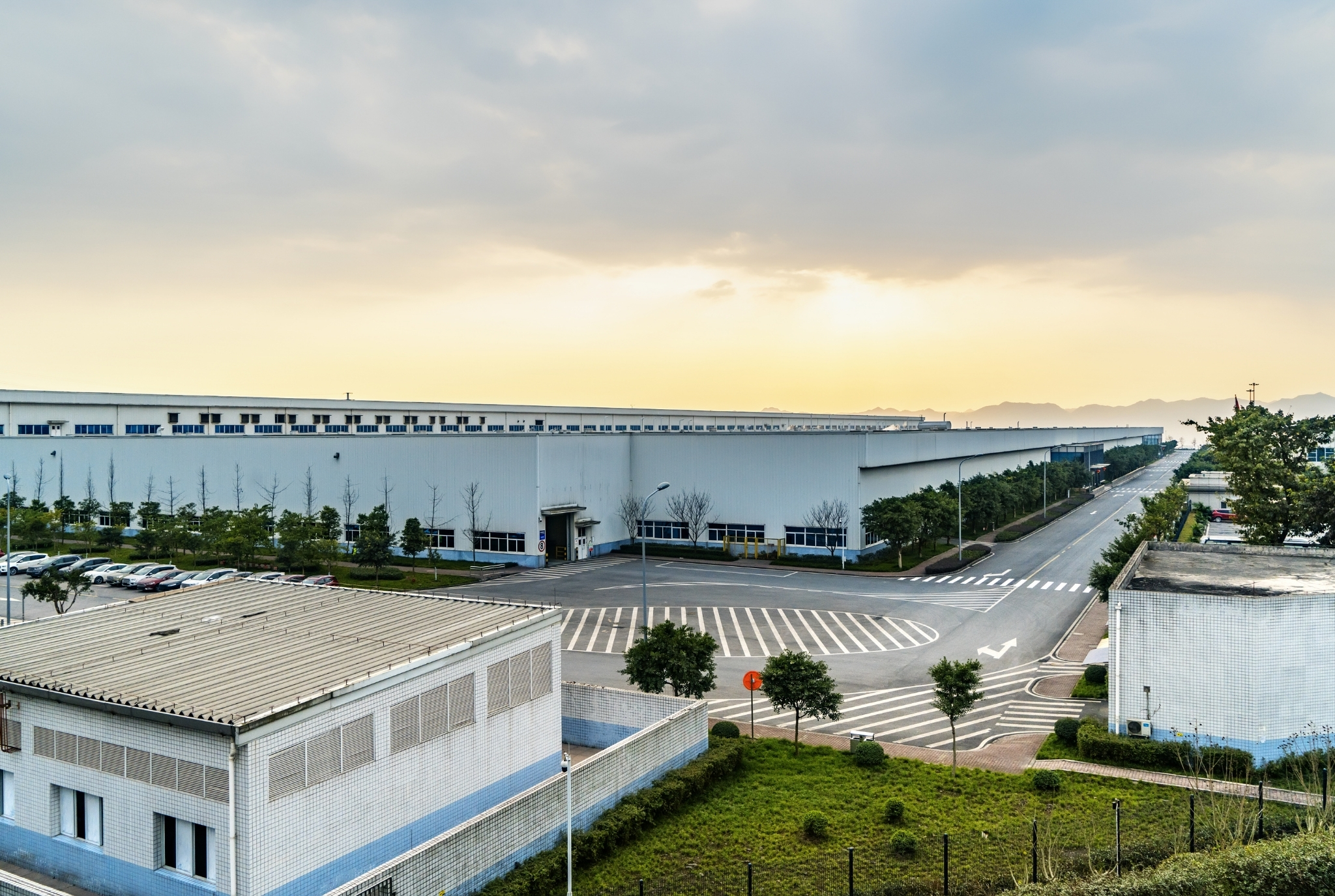 Hình ảnh nhà máy, hệ thống xưởng, đội ngũ kỹ thuật kính Thăng Long Glass