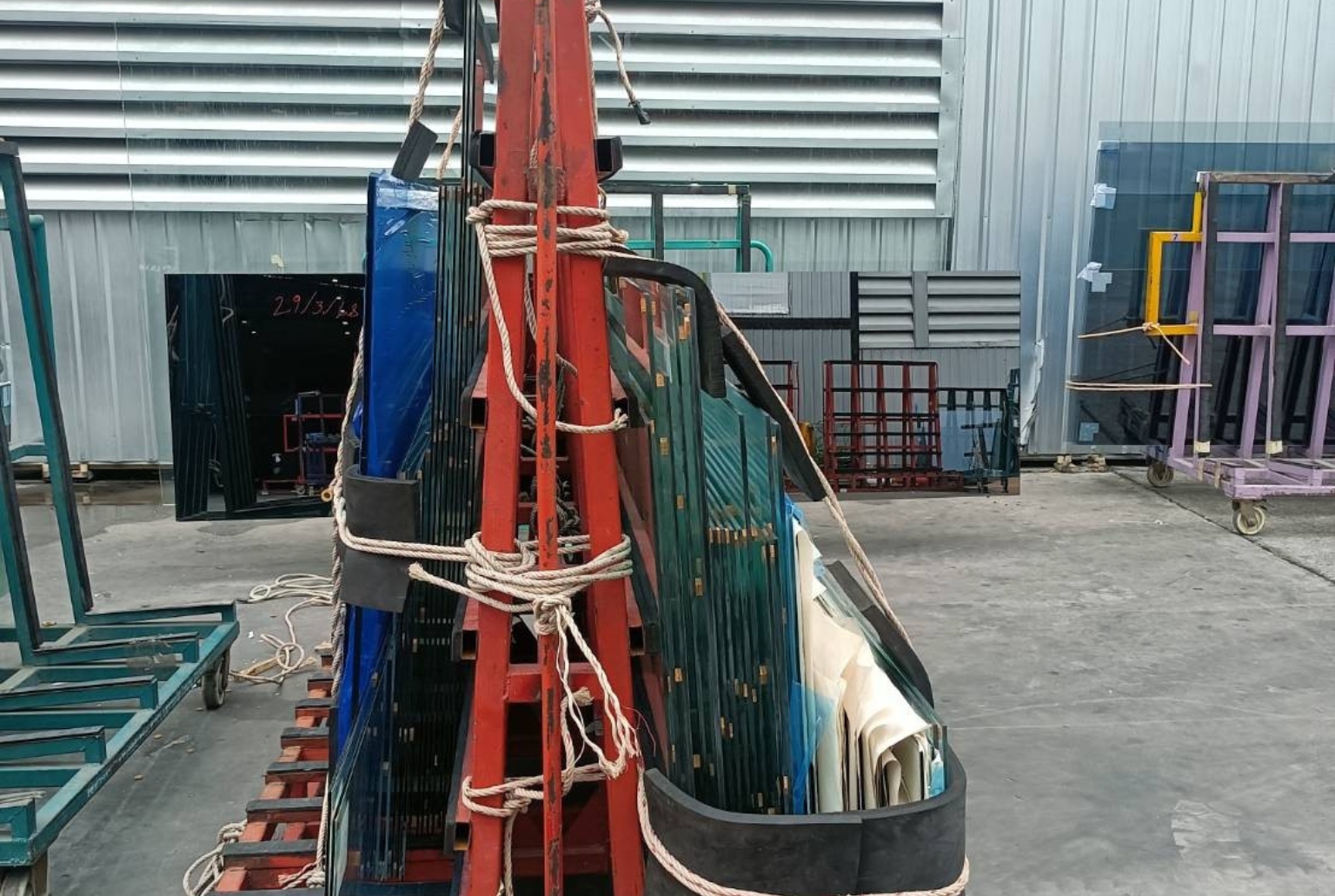 Hình ảnh nhà máy, hệ thống xưởng, đội ngũ kỹ thuật kính Thăng Long Glass