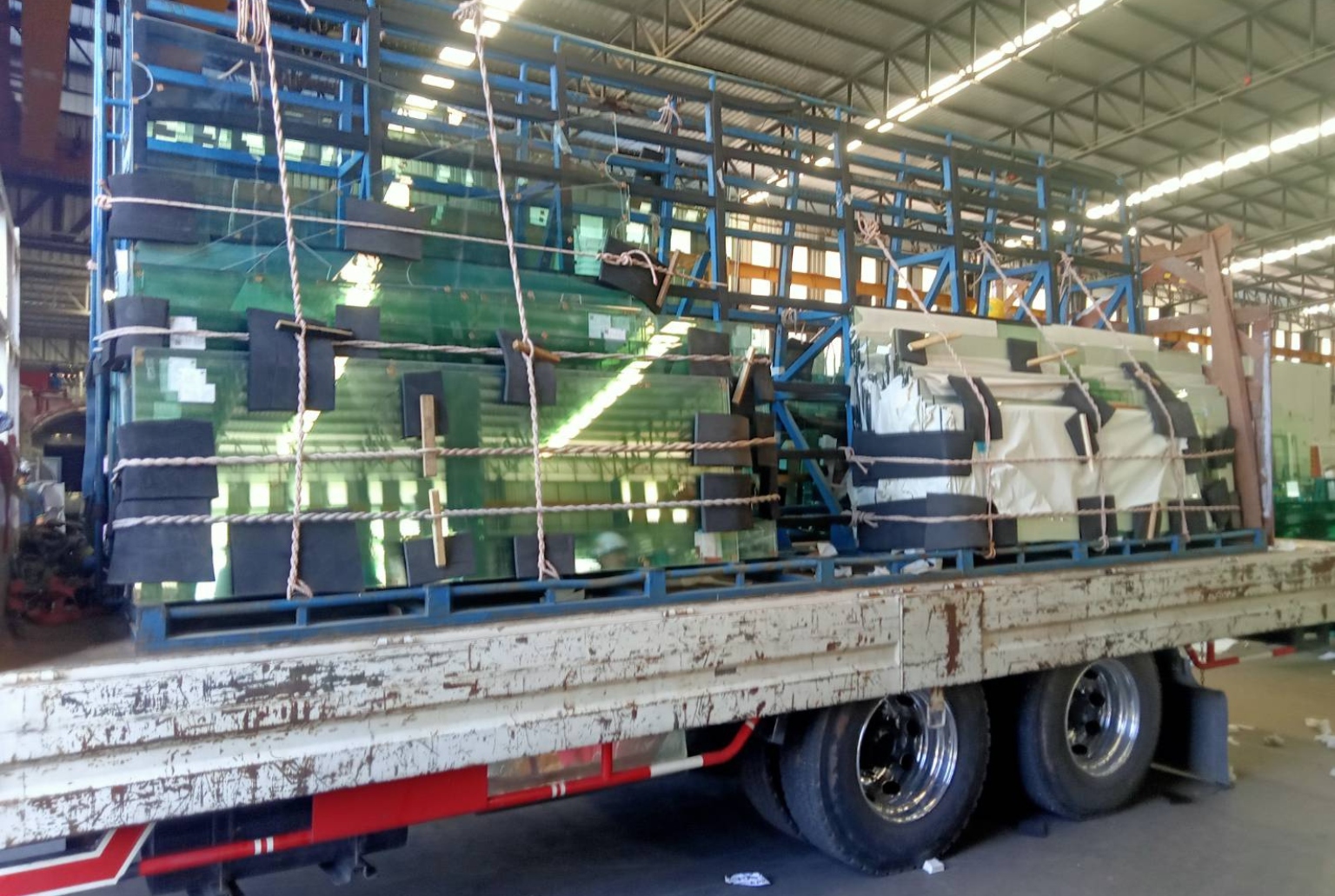 Hình ảnh nhà máy, hệ thống xưởng, đội ngũ kỹ thuật kính Thăng Long Glass