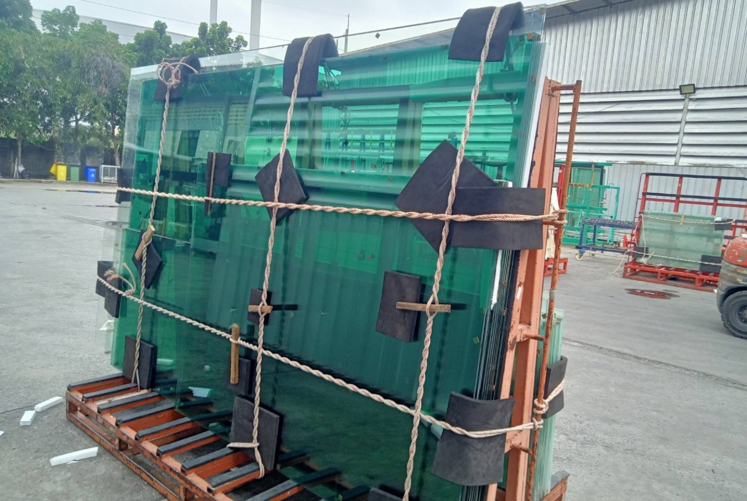 Hình ảnh nhà máy, hệ thống xưởng, đội ngũ kỹ thuật kính Thăng Long Glass