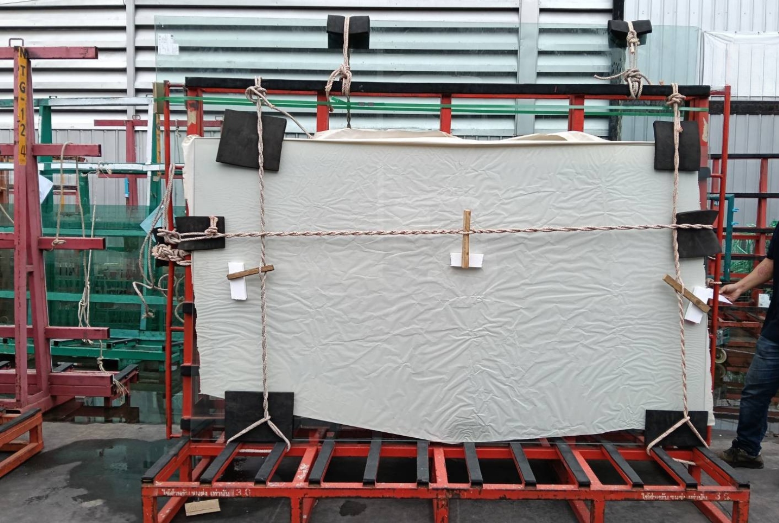 Hình ảnh nhà máy, hệ thống xưởng, đội ngũ kỹ thuật kính Thăng Long Glass